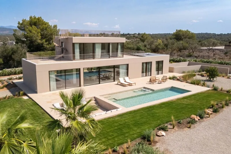 Five-bedroom contemporary villa with sweeping coastal views for sale in Son Gual — photo 4