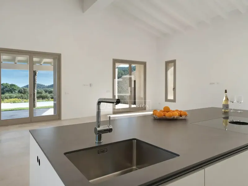 Lucas Fox presents this beautiful finca with traditional and minimalist architecture and the latest technology a short distance from the golf course — photo 7