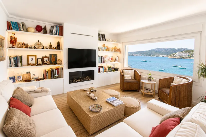Renovated apartment on the seafront in Santa Ponsa — photo 8