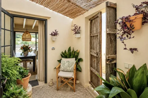 Genova, charming townhouse for rent in Génova from October to July – Mediterranean living with pool and cosy terrace — photo 3