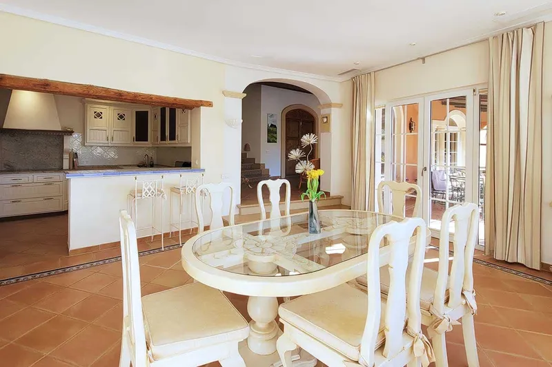 3-bedroom villa with pool for rent — photo 6