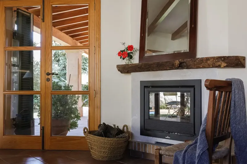 This genuine Mallorcan «finca» or country house on a large colorful plot in the heart of the village of Llubí is surrounded by a beautiful — photo 8