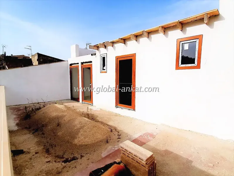 House in the center of Felanitx (La Soledad area), with a plot area of about 361m2. According to the project, it is distributed as follows — photo 2