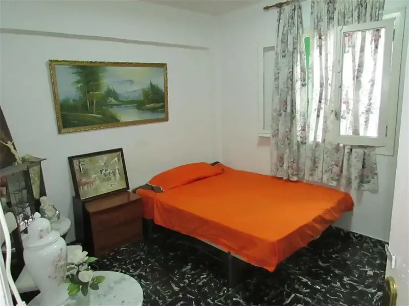 ABSTERNERSE INMOBILIARIAS. GRACIAS. Se vende piso de 85 m2 que consta de 3 habitaciones, 1 salon, 1 cocina, 1 baño, 1 trastero, 1 coladuria, — photo 5