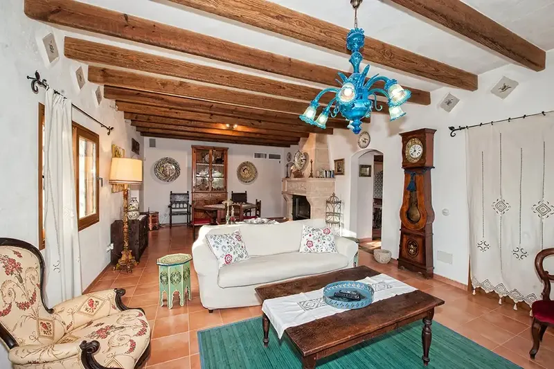 Beautiful rustic finca with a total of 6 bedrooms and 5 bathrooms — photo 9