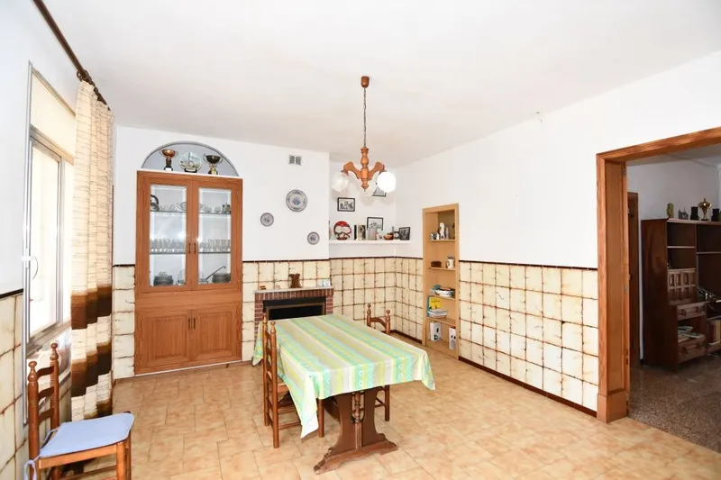 Town house with patio and possibilities of making an apartment on the first floor, in [...] — photo 12