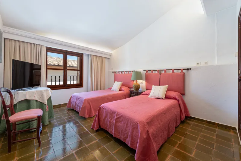 Magnificent village town house with patio and large garage located in the heart of Pollença, the old town — photo 9