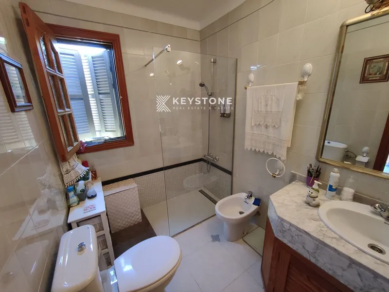 House — photo 12
