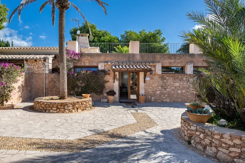 Historic estate with agroturismo license and vineyards near Porto Colom — photo 7