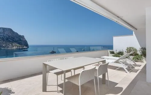 2 Bedrooms in Port Andratx — photo 2