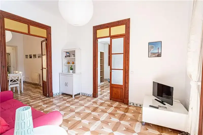 Rental. Apartment in Avenidas area, approx. 135 m², living room, dining room, furnished and semi-equipped kitchen with office, 4 bedrooms, wardrobes, 2 bathrooms — photo 2