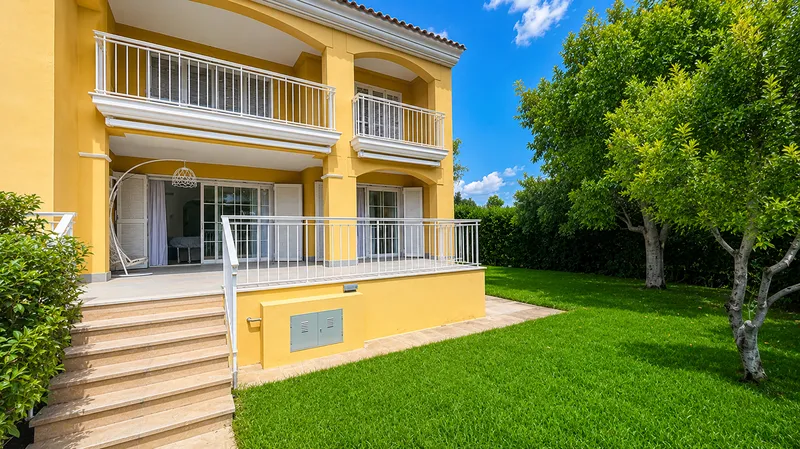 Elegant and exclusive luxury townhouse in Santa Ponsa Mas — photo 1