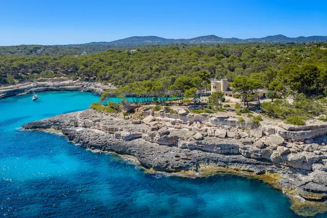 Coastal finca and private estate for sale in Parc Natural de Mondragó, Mallorca — photo 1