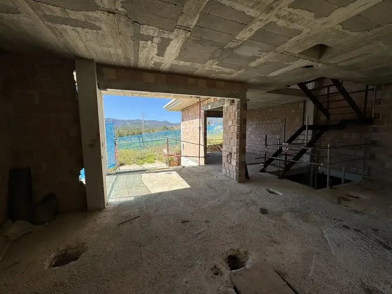 Se vende casa independiente actualmente en construcción, aproximadamente un 40 % ejecutada, en Calvià. — photo 7