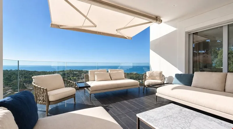Contemporary five-bedroom villa for sale with panoramic sea views in Bendinat — photo 7