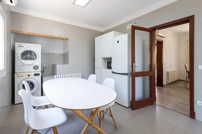Mediterranean villa with holiday license, pool and large plot a few meters from the sea — photo 10
