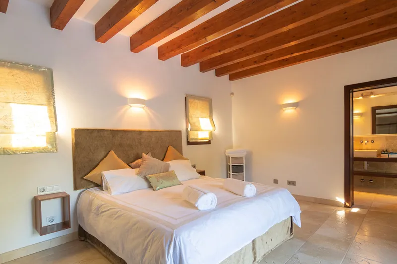 Villa in finca style in a prime residential location with plenty of privacy — photo 11