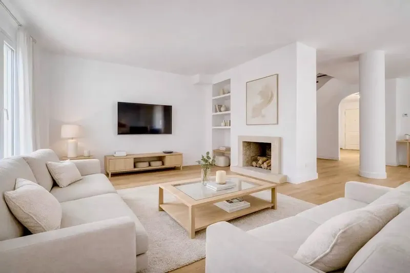 A beautiful duplex apartment in a privileged location in Portal Nous - Castillo de Bendinat, within a large complex of — photo 4