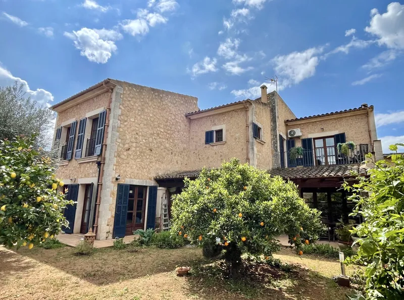 Beautiful Majorcan townhouse in the heart of Campos — photo 1