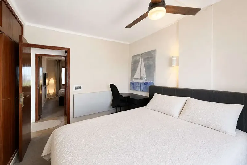 Modernised flat in Cala Bona with sea views — photo 11