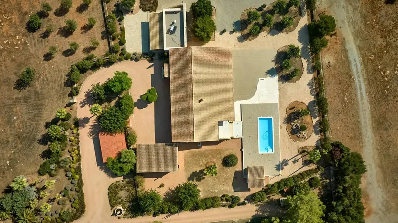 Una propiedad única en Mallorca que combina privacidad, naturaleza, amplitud y excelentes instalaciones, a solo 4 km de Llucmajor. Magnífica — photo 7