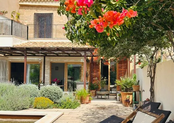 Terraced house in Calle Unamuno, 33, Ses Salines (Mallorca) — photo 1