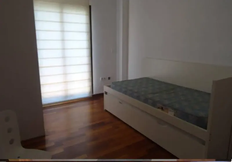 Piso con terraza en alquiler en Llevant — photo 12