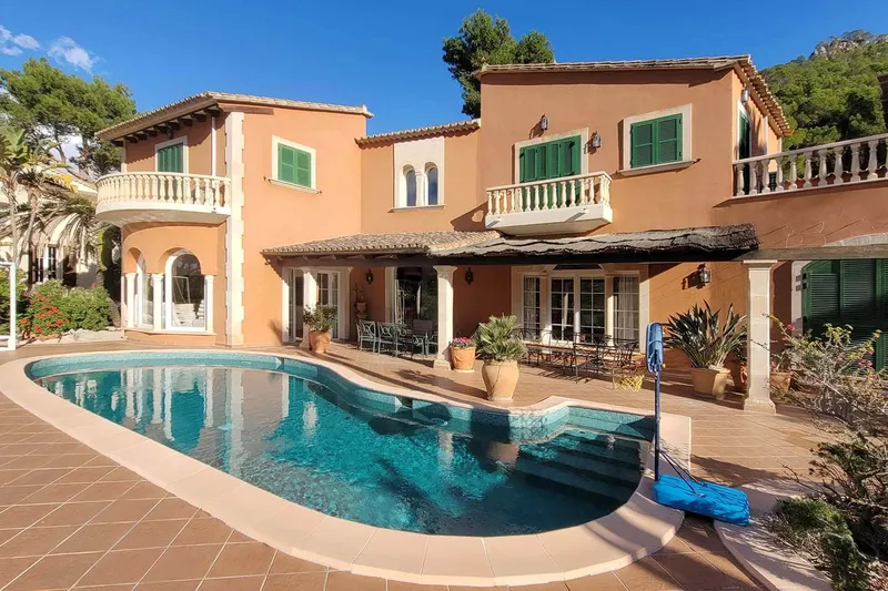 3-bedroom villa with pool for rent — photo 1