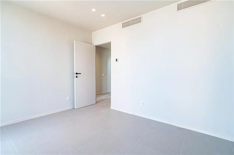 Brand new. Exclusive new-construction penthouse with a pool, private sun terrace, and ocean views, — photo 10