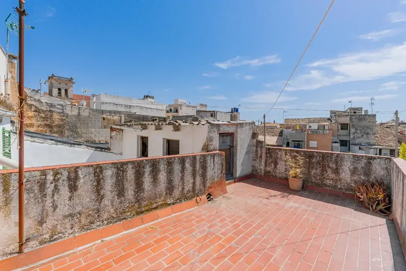 House of 211 m2 for renovation in Inca for sale — photo 2