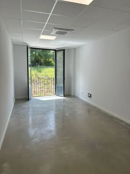 Office to rent for long term in Sóller — photo 1