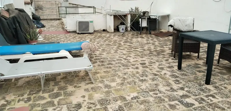 Cozy house in the old town of Portocolom with high ceiling, patio and terrace. It has 3 bedrooms all with windows, living-dining room — photo 5