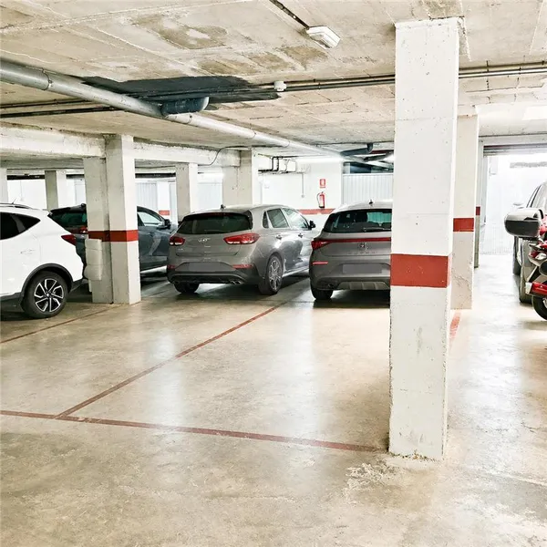 Parking space in the Aragón area — photo 1