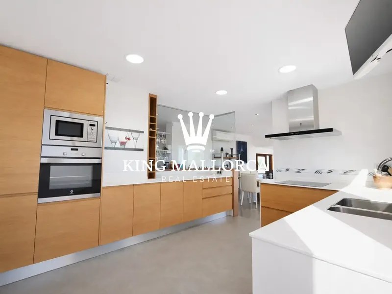 Penthouse in Magaluf with sea-view terrace, 3 bedrooms 2 bathrooms, garage. Palma de Mallorca — photo 12