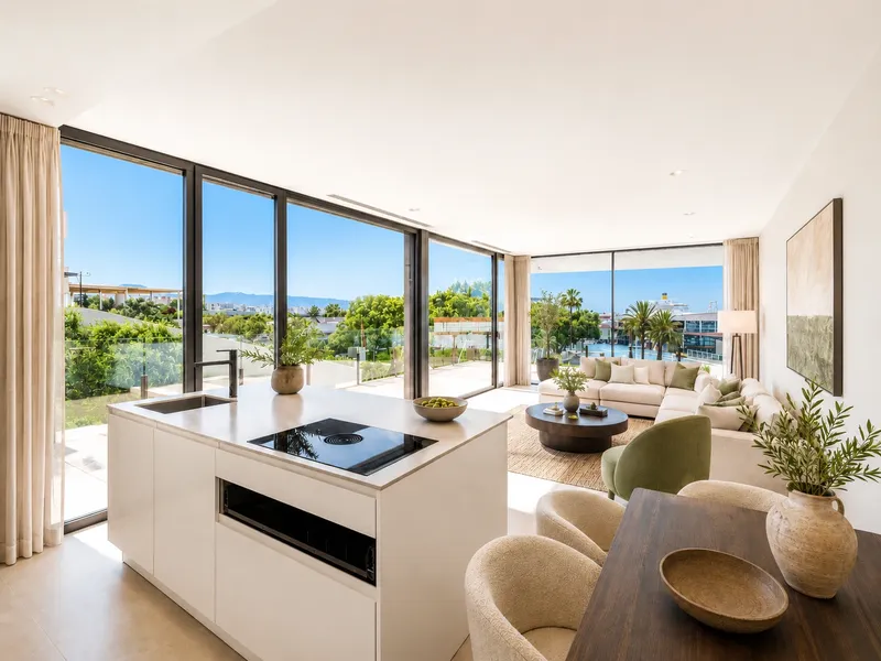 Luxury apartment for sale with sea and harbour views in Palma Nº203 — photo 1