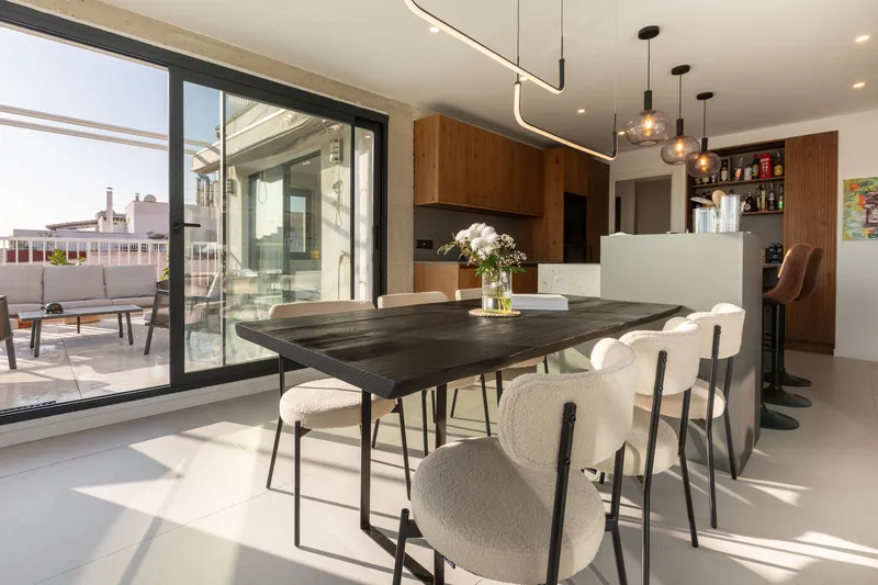 Stylish penthouse with views and the authentic Palma just outside your door — photo 2