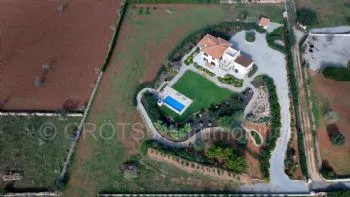 379571: Like-new Finca in Urban Location with Pool — photo 9