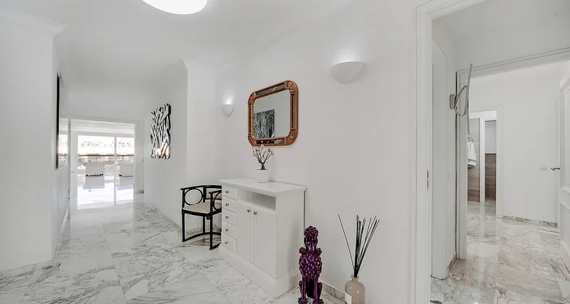 Modern luxury penthouse directly on Paseo Maritimo with views over Palma Marina — photo 10