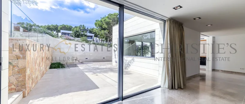 Large modern newly built villa in Sol de Mallorca with sea views and large garden — photo 4
