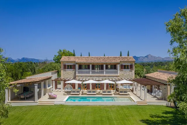 Stunning and luxurious country home with guest house for sale in Pollensa, Mallorca — photo 1