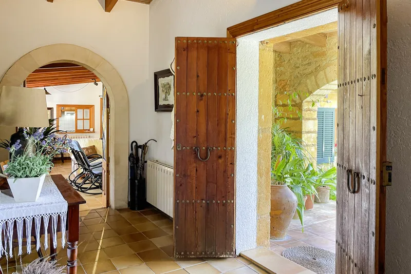 Charming Finca – Single-Level Living with 3 Bedrooms and Idyllic Plot — photo 3