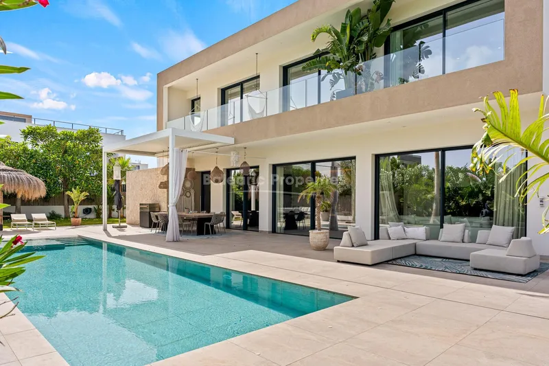 Contemporary Villa in Puig de Ros – Modern Coastal Living — photo 1