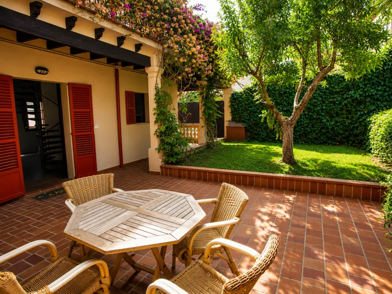 Ref 1908; Charming Mallorcan house with garden and garage for rent in El Terreno — photo 3