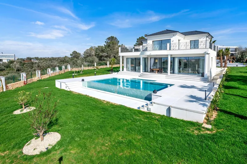 Villa for sale in Son Gual — photo 1