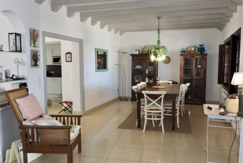 Charming house on the seafront in Ciudad Jardín — photo 10