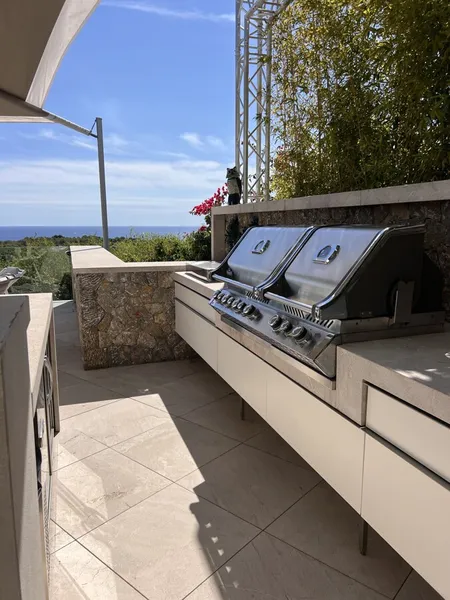 Prestigious Anchorage Hill Residence with Spa, Privacy, and Bay of Palma Views — photo 7