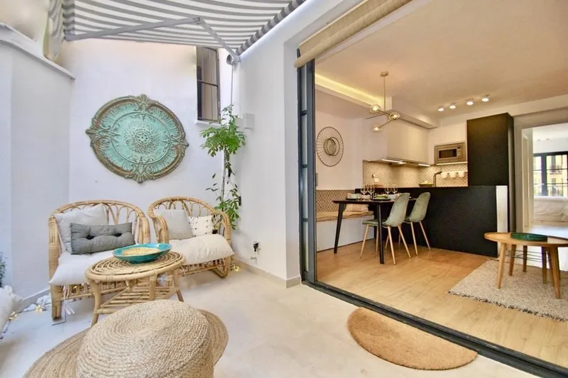 Cozy apartment with terrace in the Old town — photo 1