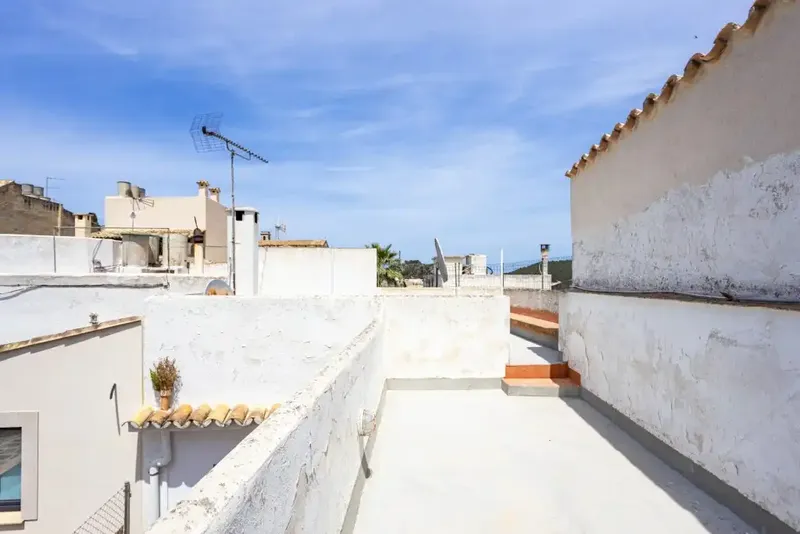Promising house for sale in the heart of Pollensa, with great potential, village views and excellent access to shops — photo 10