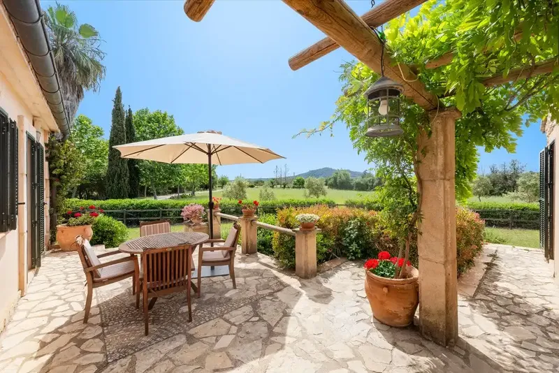 This attractive finca occupies a large plot of about 8,000m2 and is offered for sale in a quiet area of Moscari. It has a guest apartment — photo 8