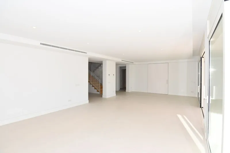 New and modern villa with beautiful sea views in Cala D'Or — photo 12